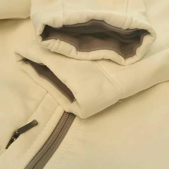 White jacket - Picture 5 of 9